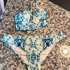 Hollis get swim suit - top size XS & bottoms size- M